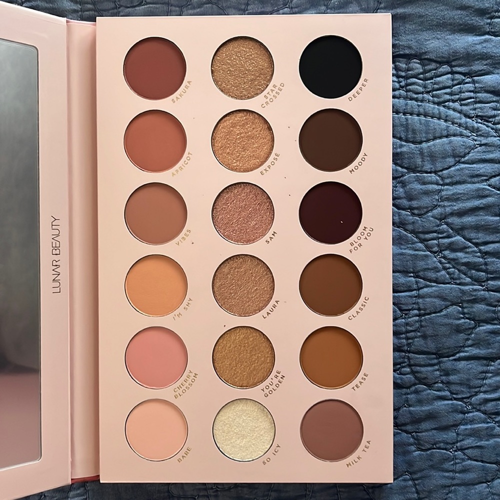 Manny MUA Lunar Eye Shadow Palette